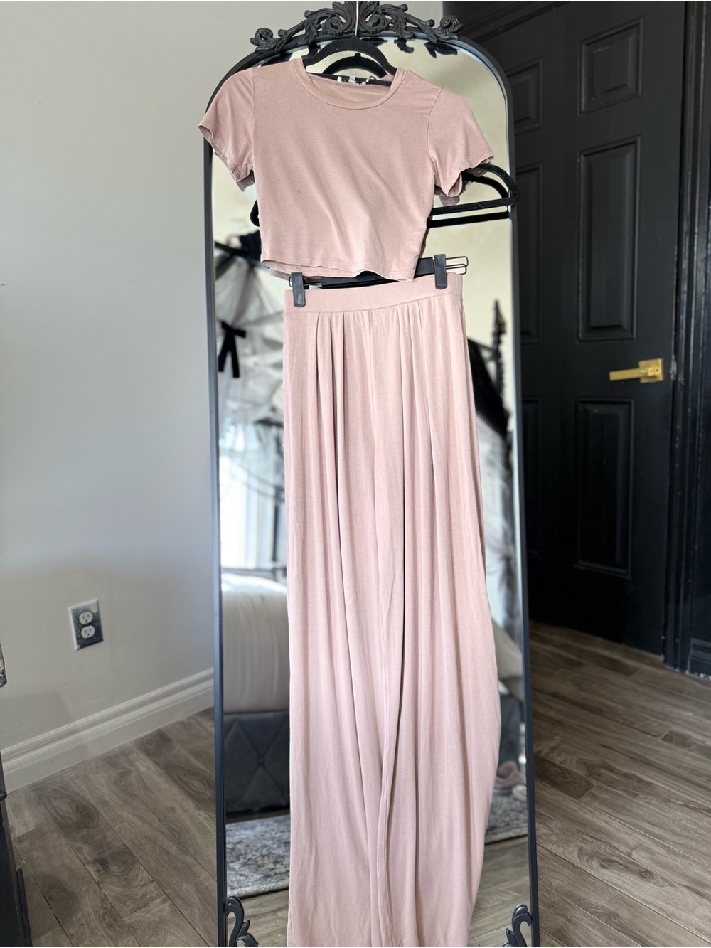 Women's Two-Piece Wide Leg Pant Set - light beige
